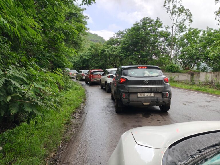 पसरणी घाटात ‘आखाडी’ची जत्रा अन् वाहनांची भयंकर कोंडी; पोलिसांच्या नियोजनाअभावी वाहनचालक त्रस्त!