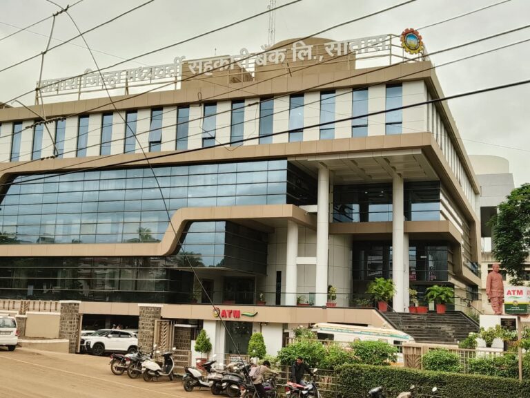 सातारा जिल्हा बँकेत उमेदवारीसाठी वारसा हक्क की निष्ठावंत कार्यकर्त्याला संधी……….