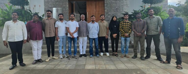 कॉकरोच जनता पार्टीची साताऱ्यात दमदार एन्ट्री, पहिल्याच बैठकीला उदंड प्रतिसाद… 