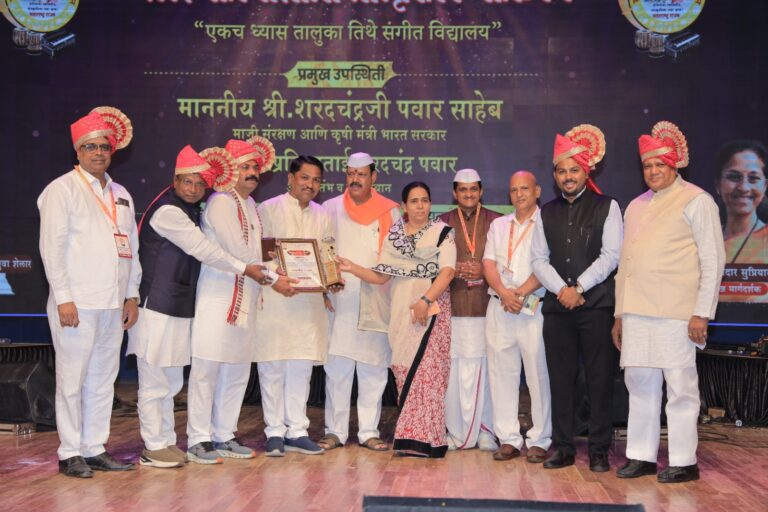 पत्रकार भीमराव धुळप यांना ‘कला गौरव पुरस्कार’ प्रदान